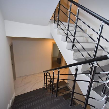 יירבאן Hotel Avenue 30 מראה חיצוני תמונה
