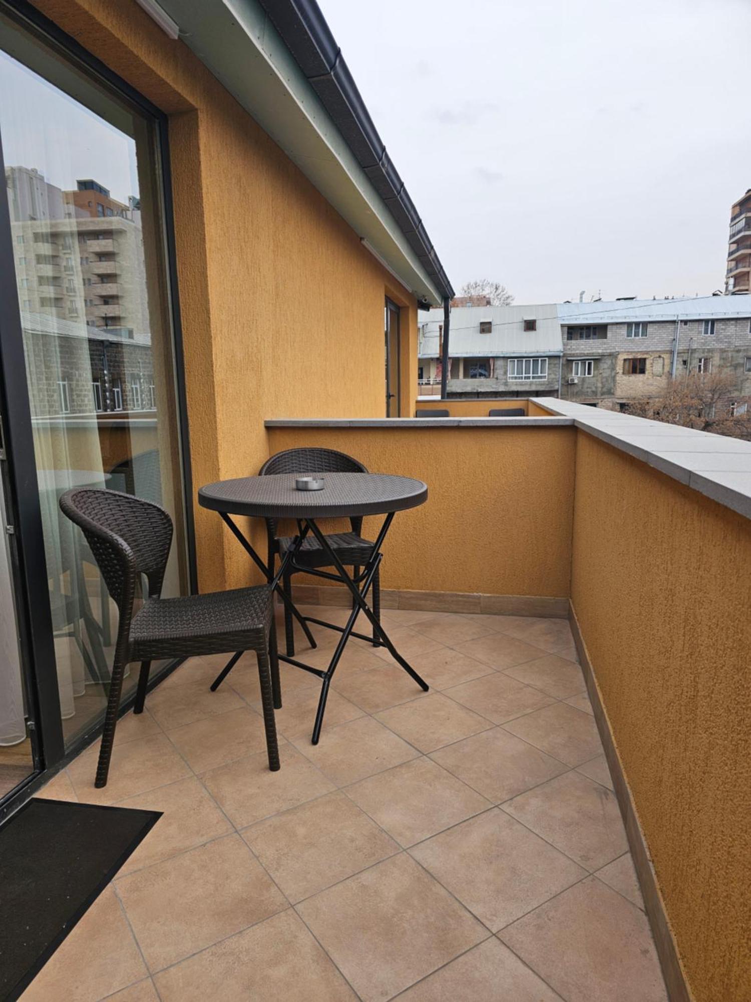 יירבאן Hotel Avenue 30 מראה חיצוני תמונה