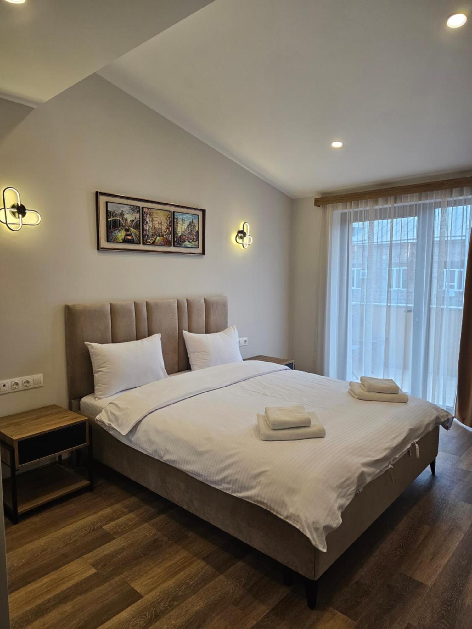יירבאן Hotel Avenue 30 מראה חיצוני תמונה
