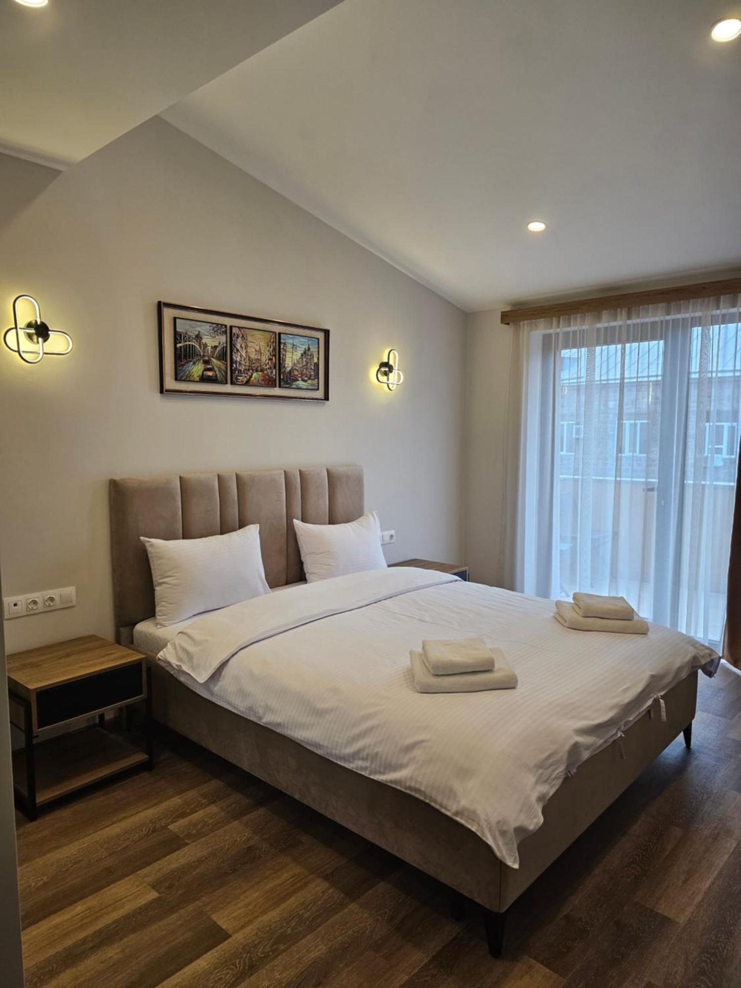 יירבאן Hotel Avenue 30 מראה חיצוני תמונה
