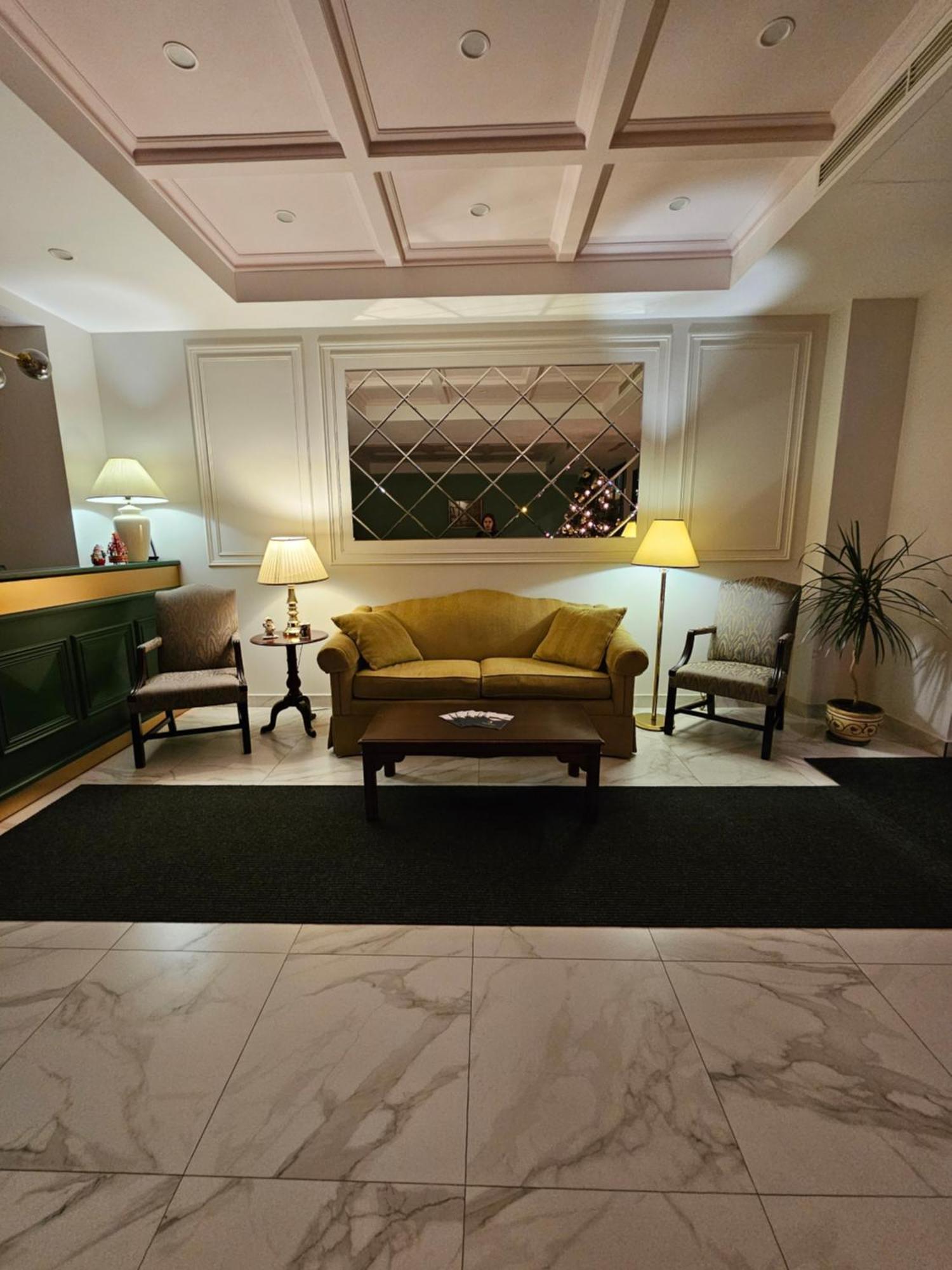 יירבאן Hotel Avenue 30 מראה חיצוני תמונה