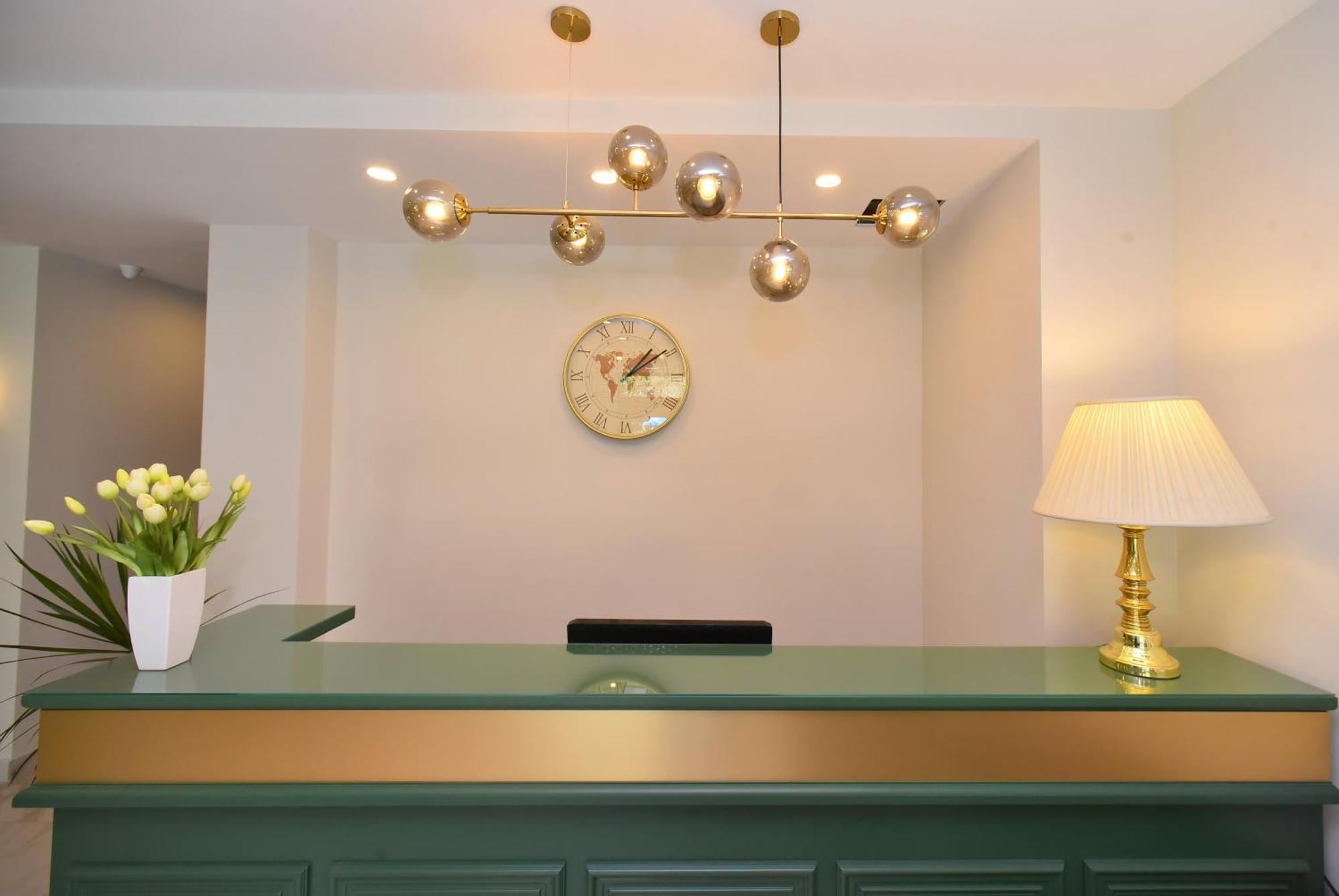 יירבאן Hotel Avenue 30 מראה חיצוני תמונה