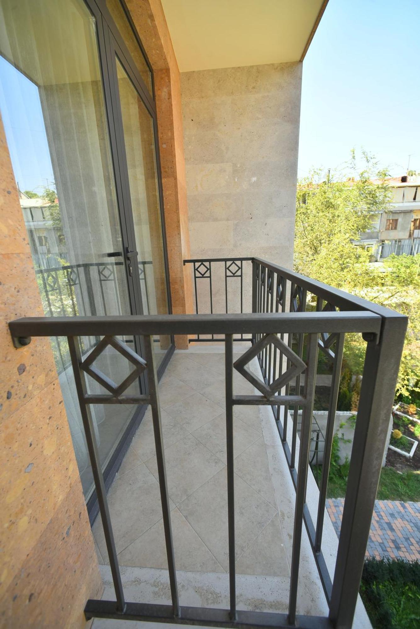 יירבאן Hotel Avenue 30 מראה חיצוני תמונה