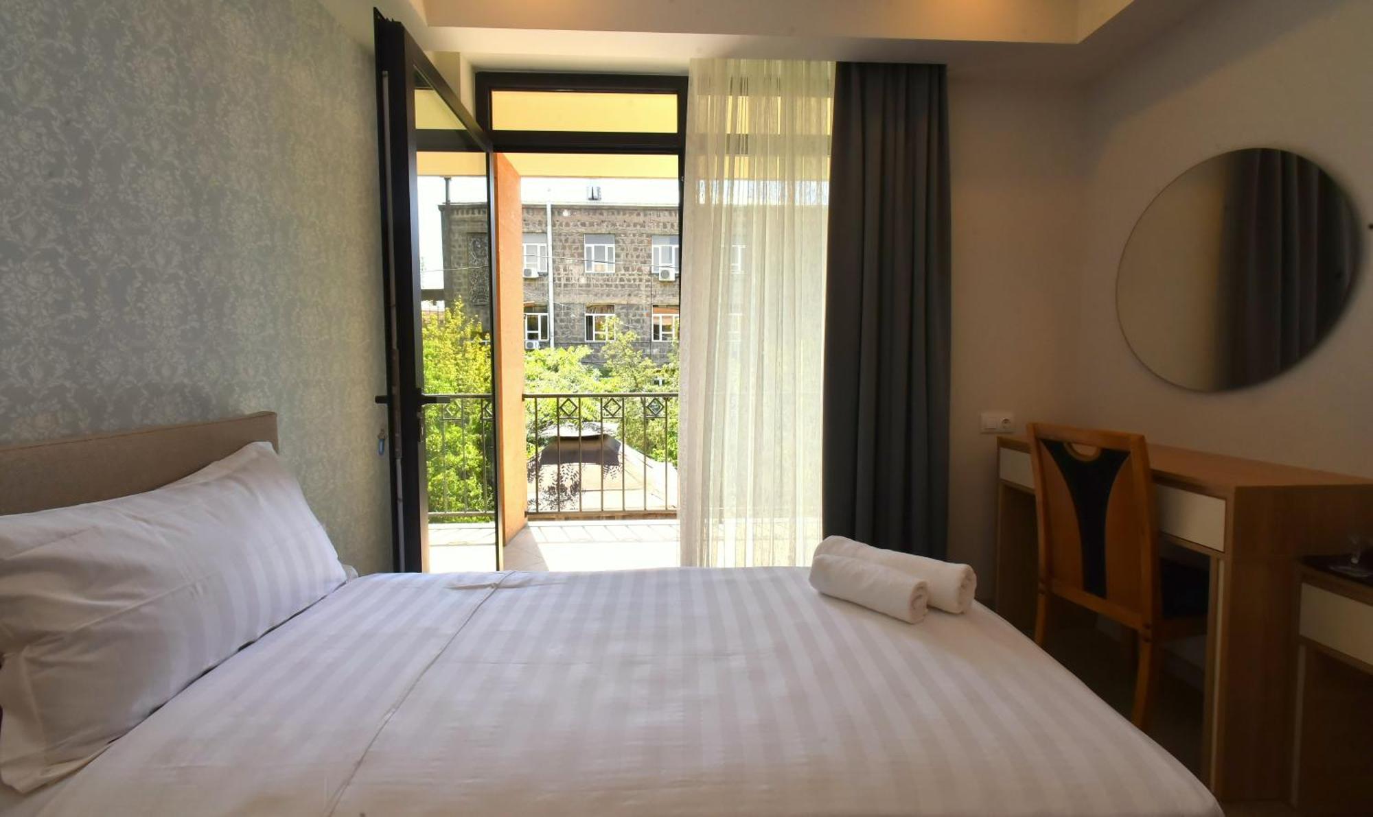 יירבאן Hotel Avenue 30 מראה חיצוני תמונה