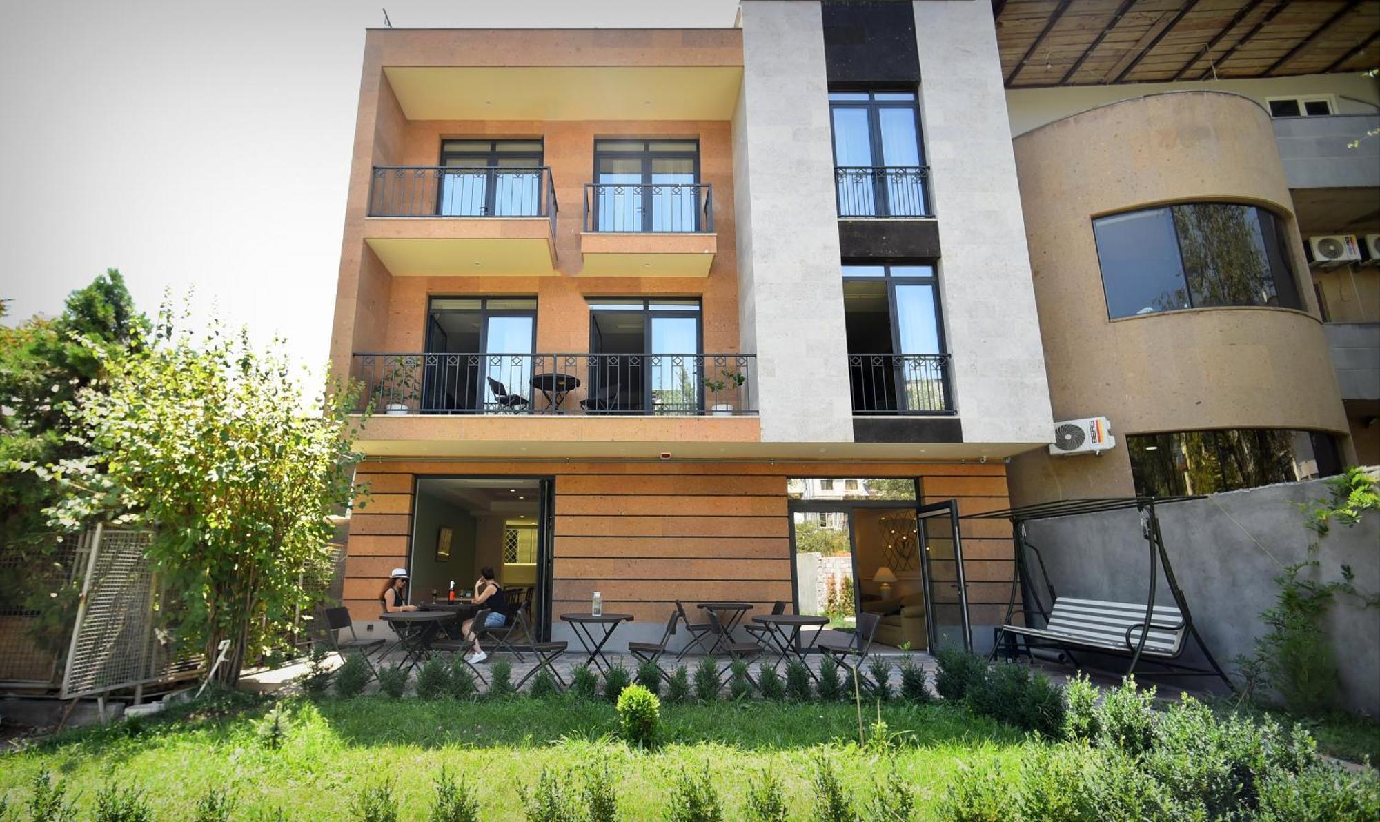 יירבאן Hotel Avenue 30 מראה חיצוני תמונה
