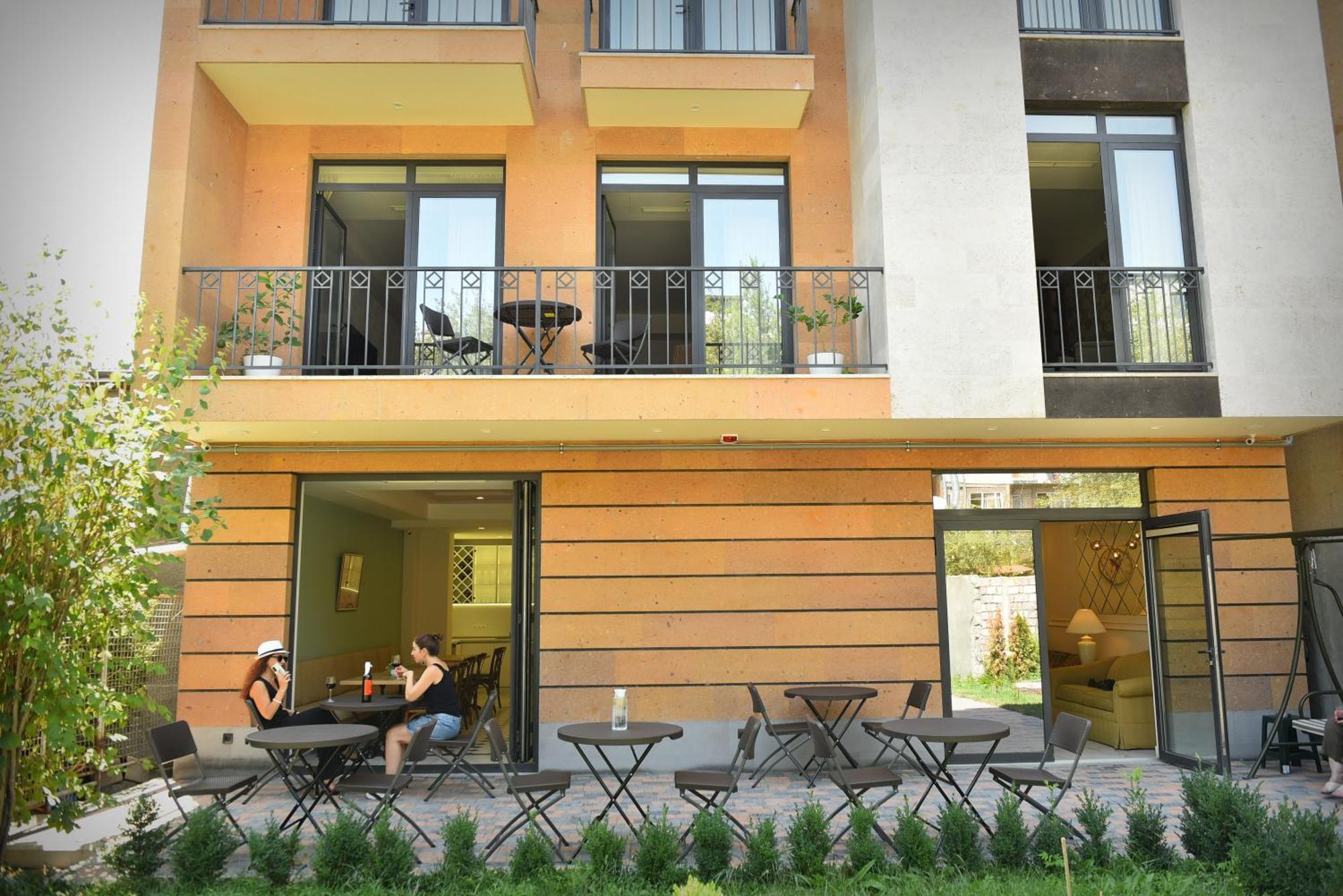 יירבאן Hotel Avenue 30 מראה חיצוני תמונה