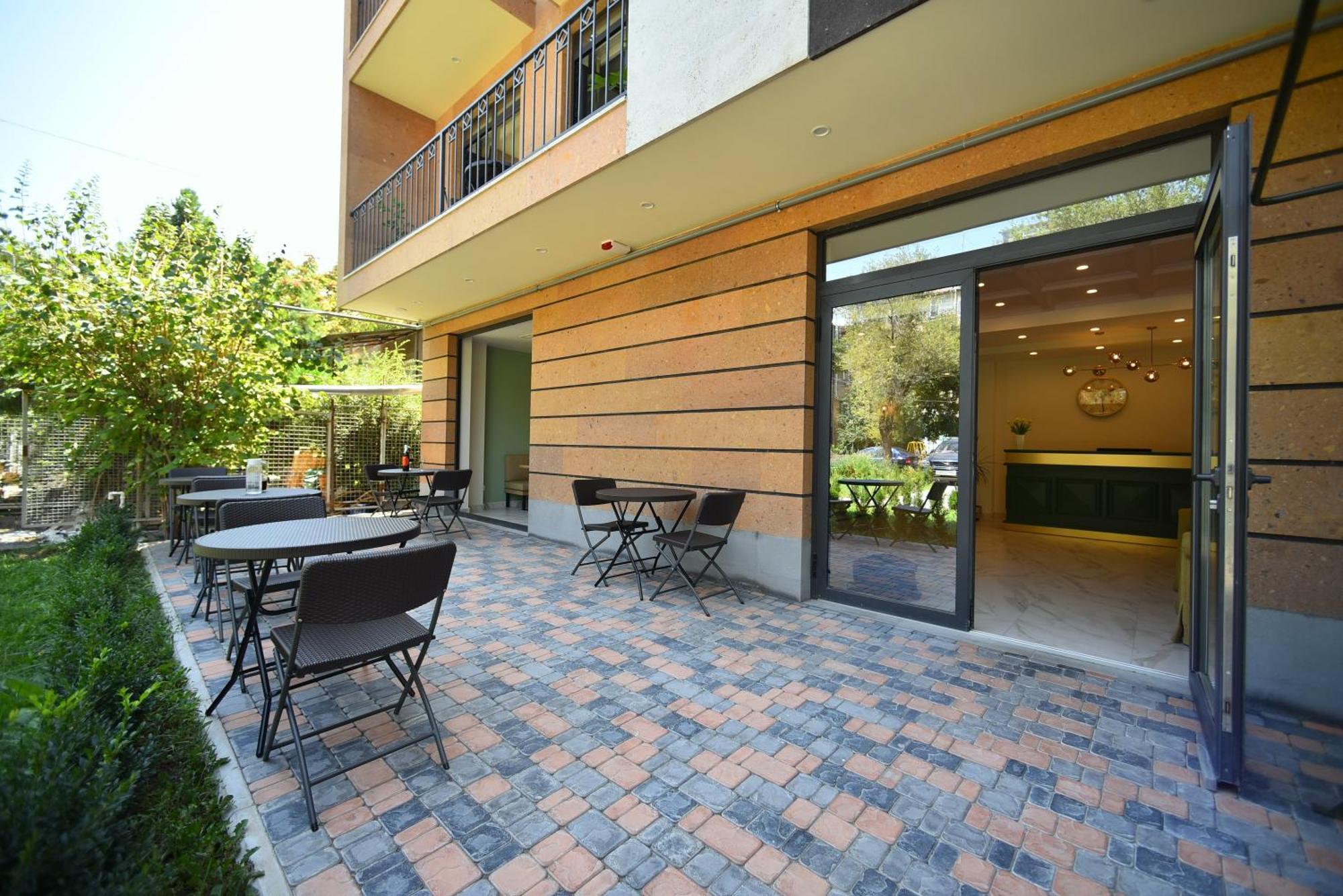 יירבאן Hotel Avenue 30 מראה חיצוני תמונה
